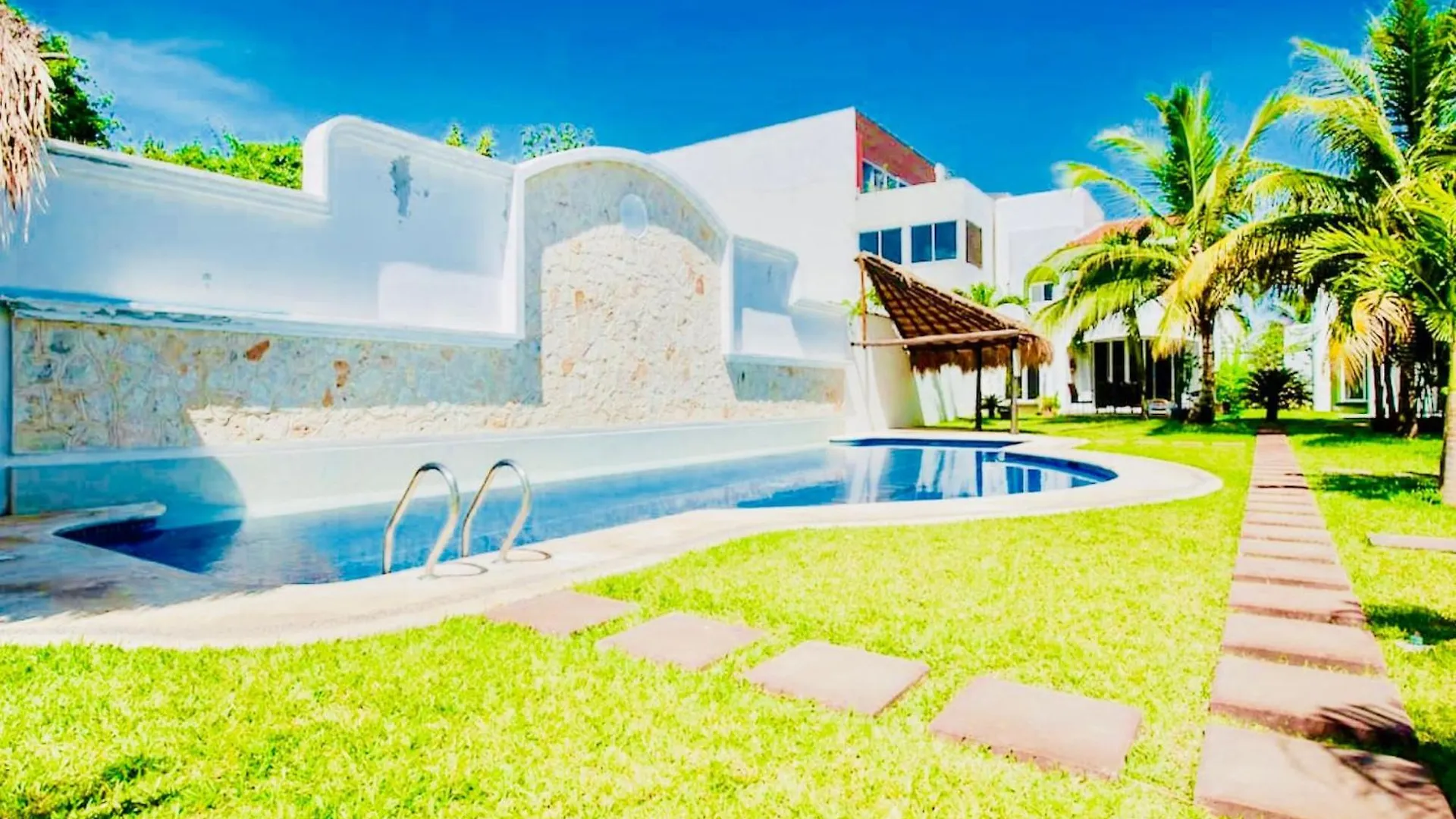 Gæstehus Superior Budget Room With Swimming Pool Air Conditioning And Parking Playa del Carmen